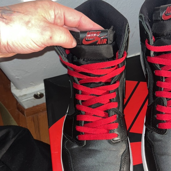 Air Jordan 1 Retro High OG - Picture 9 of 11